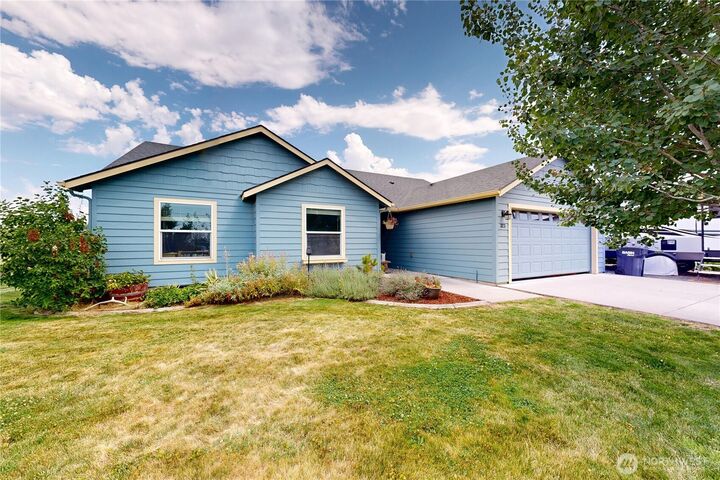 Property Photo: 323 S Hussey Street WA 99362