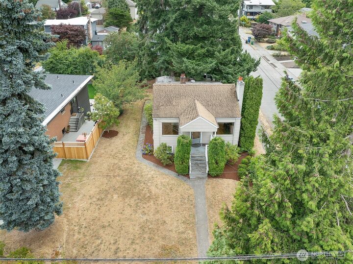 Property Photo: 9002 2nd Avenue NE WA 98115