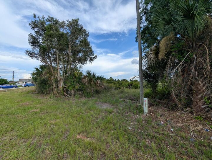 Property Photo:  3015 64th Street W  FL 33971 