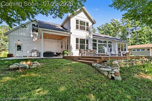 Property Photo: 5253 W Lakeview Drive MI 49449
