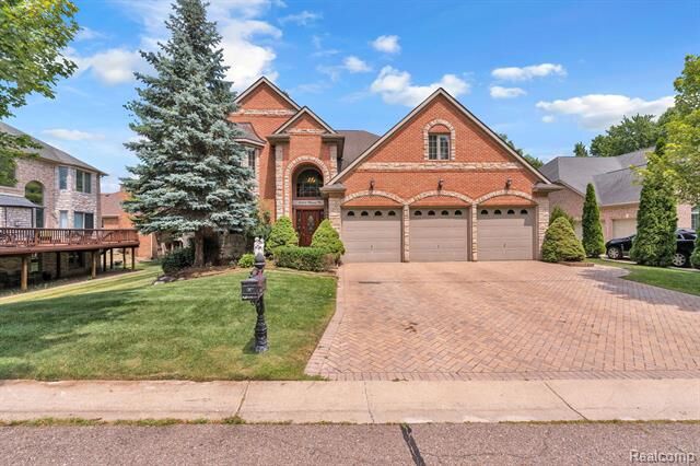 Property Photo:  32404 Maria Court  MI 48152 