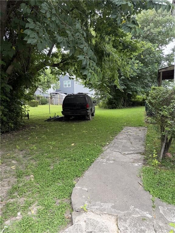 Property Photo: 422 Clifton St VA 23523