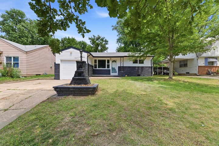 Property Photo: 2308 S Belmont Ave KS 67218