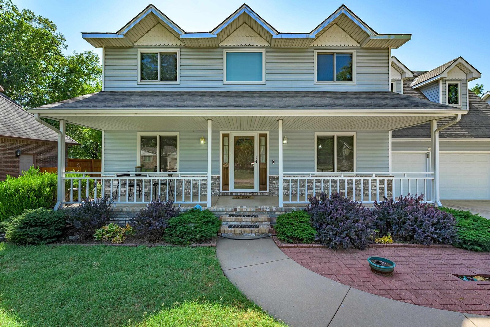 Property Photo:  925 S Honeybrook Ln  KS 67037-3621 