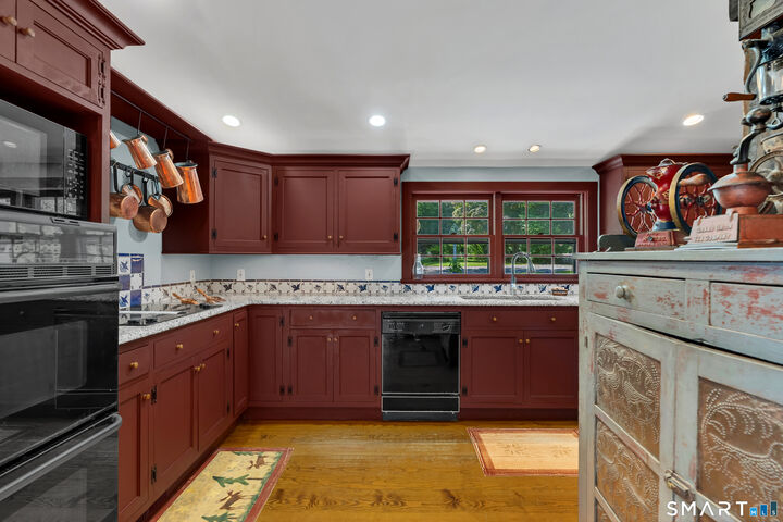 Property Photo:  369 Saybrook Road  CT 06441 