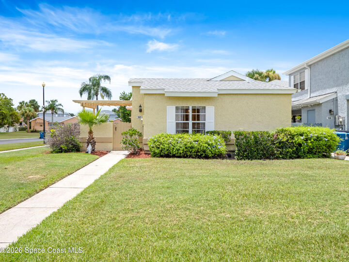 Property Photo:  1445 Malibu Circle NE  FL 32905 