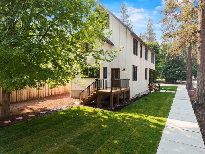 Property Photo:  401 E 18th Ave  WA 99203 