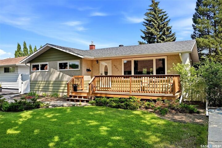 Property Photo:  4041 Garnet Street  SK S4S 3G8 