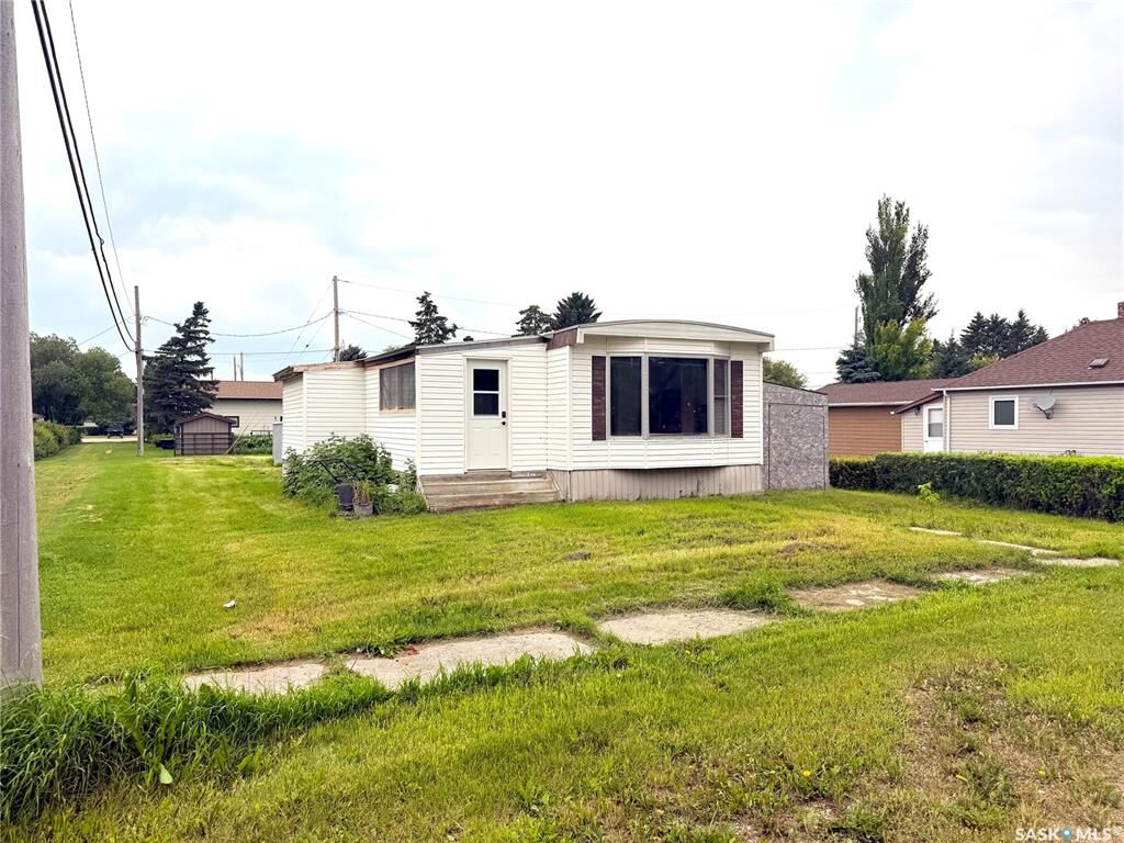 Property Photo:  106 Humboldt Street  SK S0K 2B0 