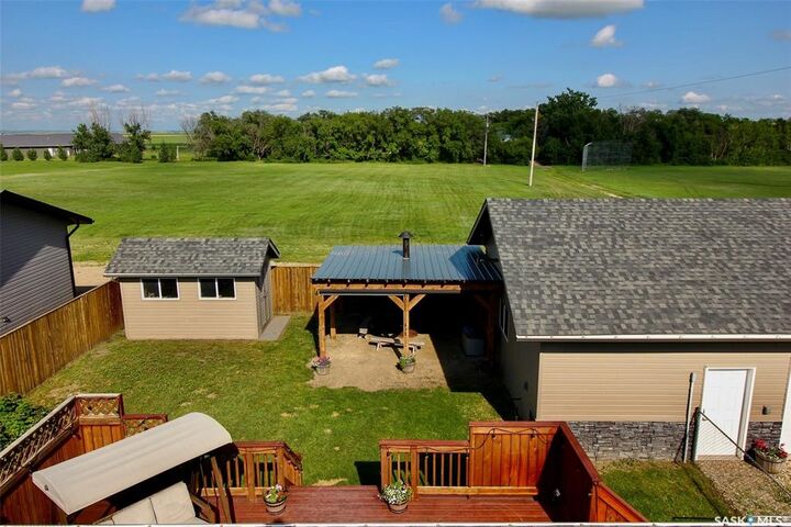 Property Photo:  300 7th Street  SK S0K 4N0 
