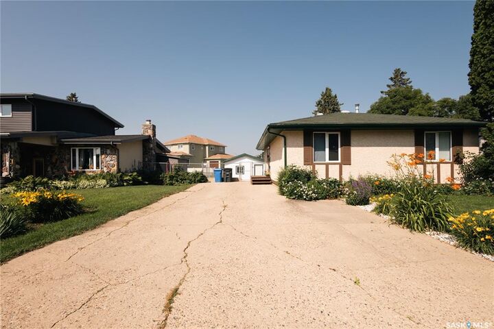 Property Photo:  631 Buchanan Drive  SK S6V 5Z7 