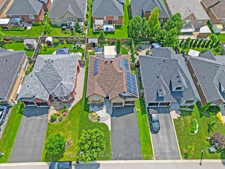 Property Photo:  21 Ellis Crescent  ON K9V 0A4 