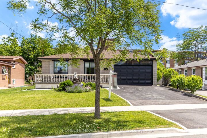 9 Wheatsheaf Crescent — photo 1