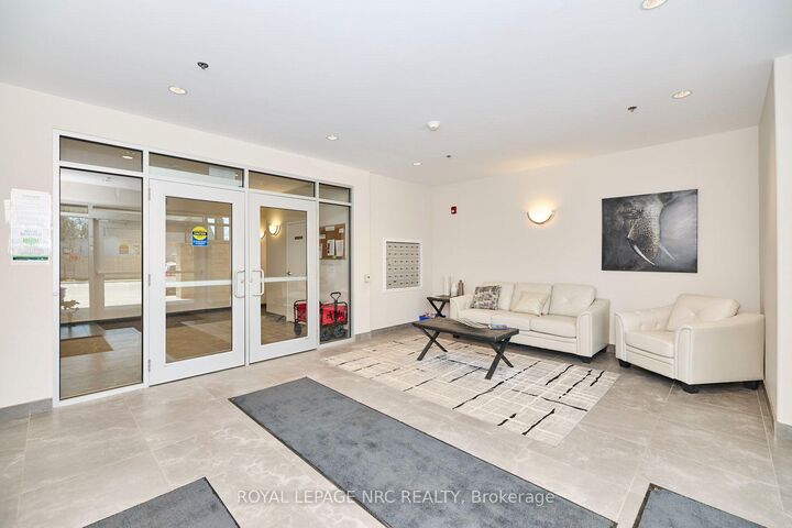 Property Photo:  529 South Pelham Road 205  ON L3C 0H7 