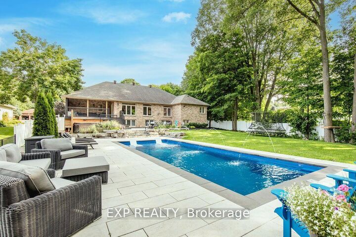 Property Photo:  37 Paddy Dunns Circle  ON L4M 6L9 
