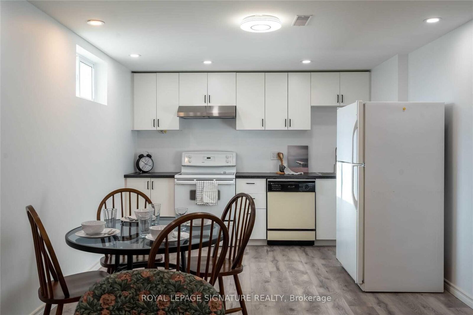 Property Photo: 418 Waverly Street ON L1J 5W3