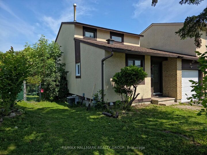 Property Photo:  16 Tedwyn Drive  ON K2J 1T8 