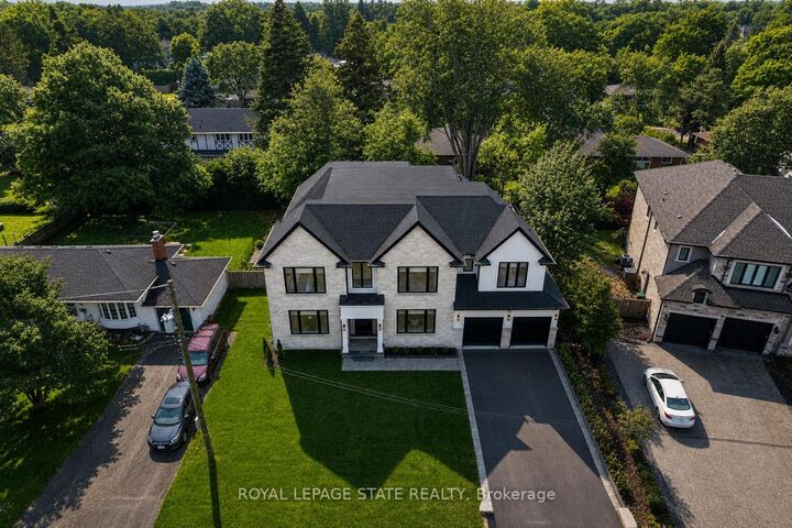 Property Photo: 102 Cumming Court ON L9G 1V3