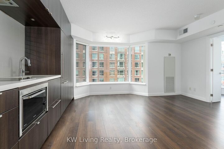 Property Photo:  155 Yorkville Avenue 517  ON M5R 0B4 