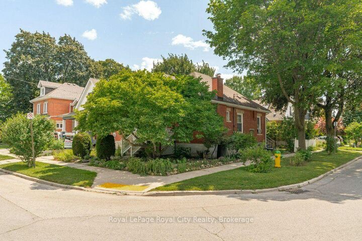Property Photo:  66 Raglan Street  ON N1H 2S6 