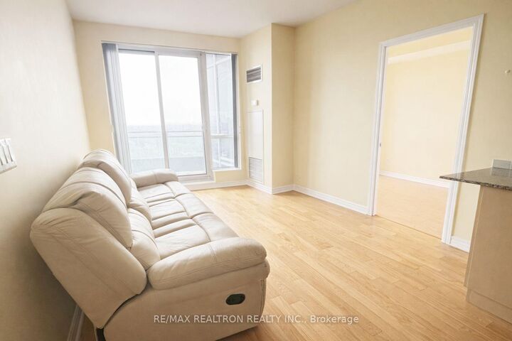 Property Photo:  18 Holmes Avenue 1102  ON M2N 0E1 