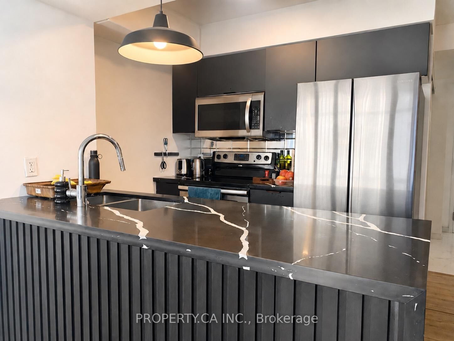 Property Photo:  38 Grenville Street 602  ON M4Y 1A5 