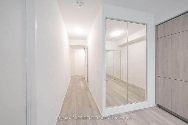 Property Photo:  400 King Street W 511  ON M5V 1K2 