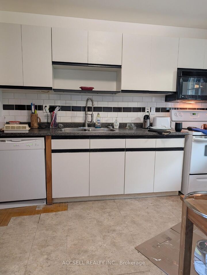 Property Photo: 40 Flamingo Crescent ON L6T 2G5