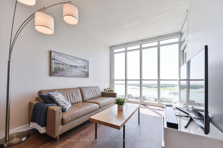 15 Iceboat Terrace 3508 — photo 1