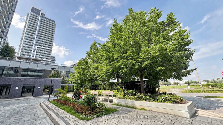 Property Photo: 55 Oneida Crescent 801 ON L4B 0E8