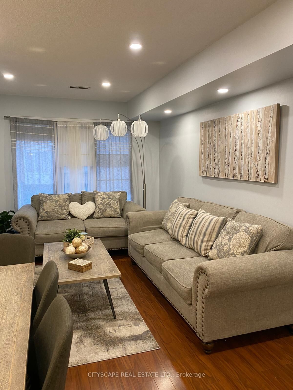 Property Photo:  1050 Bristol Road W 40  ON L5V 2E8 