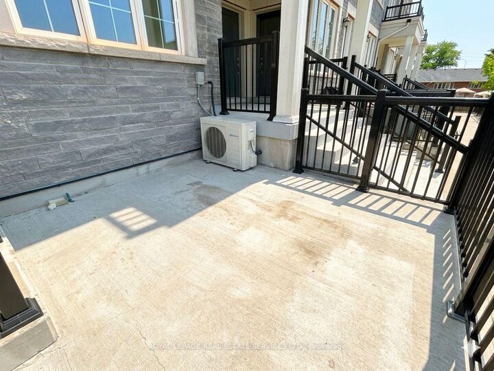 Property Photo:  2199 Lillykin Street 36  ON L6H 0X6 