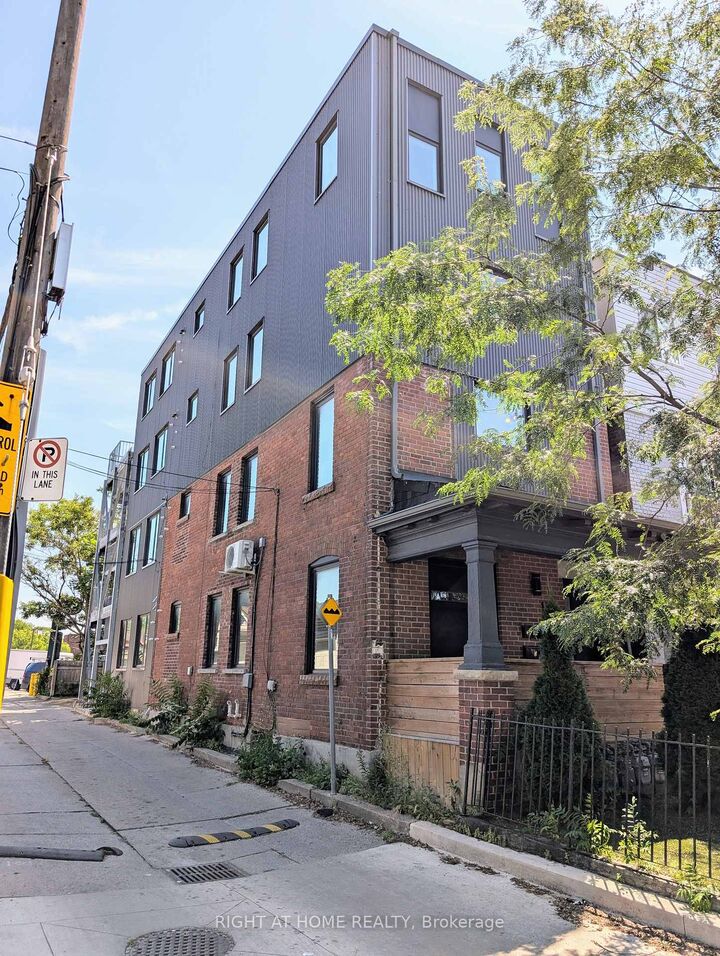 Property Photo:  189 Sheridan Avenue 5  ON M6H 3M5 