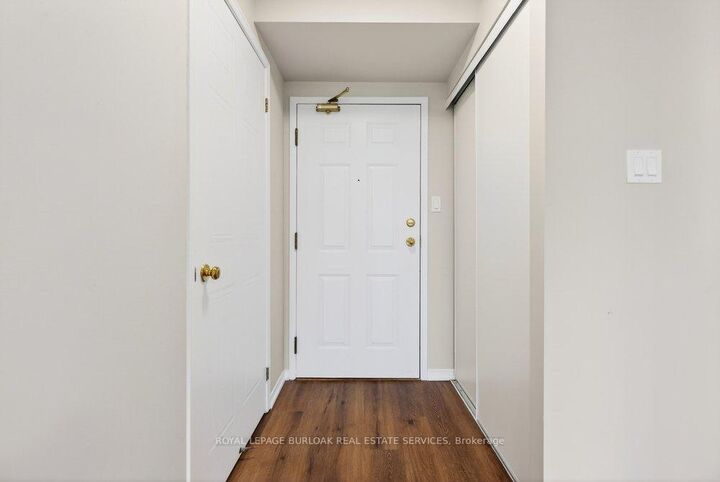 Property Photo:  5070 Pinedale Avenue 808  ON L7L 5V6 