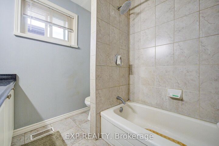 Property Photo:  608 Rupert Avenue  ON L4A 1W1 