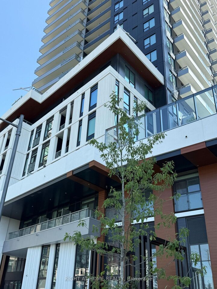 Property Photo:  21 Meadowvale Road 603  ON L4K 0H4 