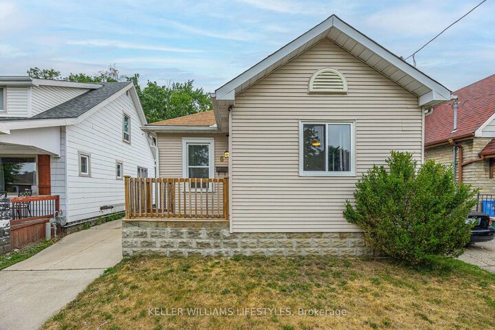 Property Photo:  6 Ward Street  ON N5Z 1B8 