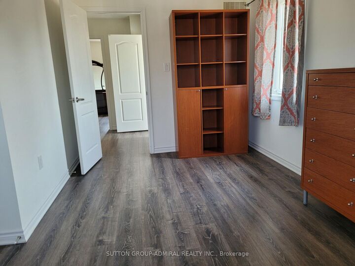 Property Photo:  104 Village Gate Drive  ON L9Z 0J7 