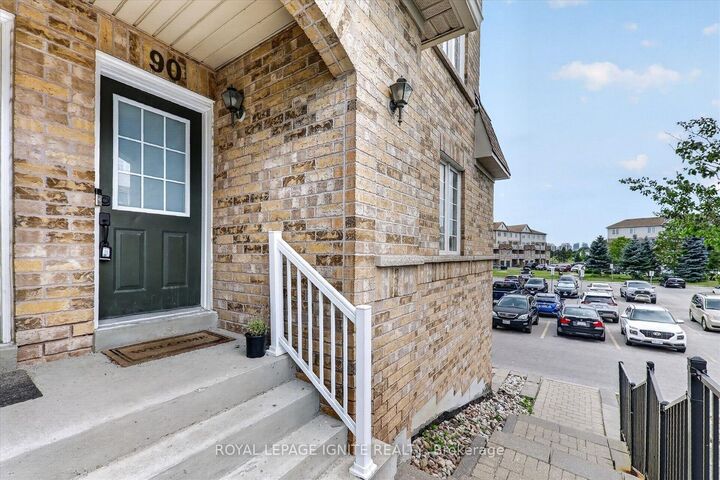 Property Photo: 200 McLevin Avenue 90 ON M1B 6C8
