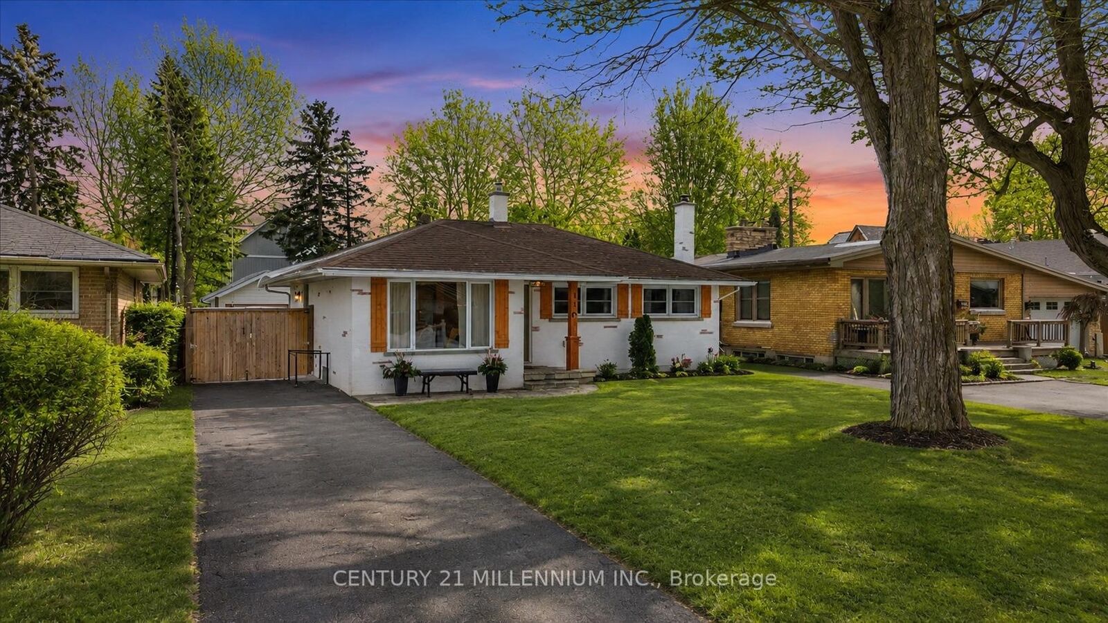 Property Photo:  110 Zina Street  ON L9W 1E8 