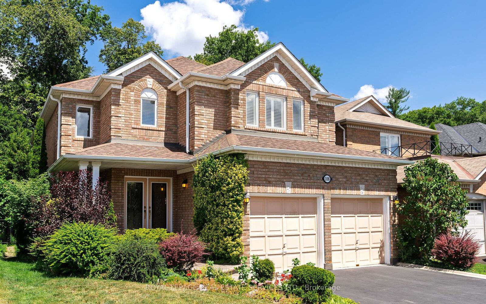 Property Photo:  108 Sweet Water Crescent  ON L4S 2B4 
