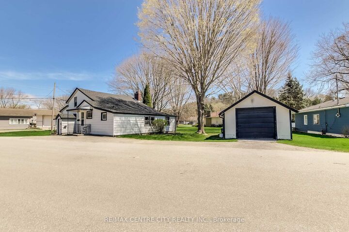 Property Photo:  358 Warren Street  ON N5L 1B5 