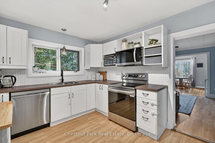 Property Photo: 3 Cora Street E ON P1H 1T5