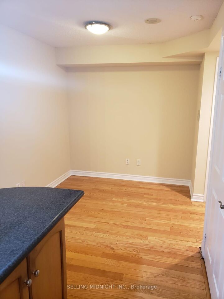 Property Photo:  270 Wellington Street W 502  ON M5V 3P5 