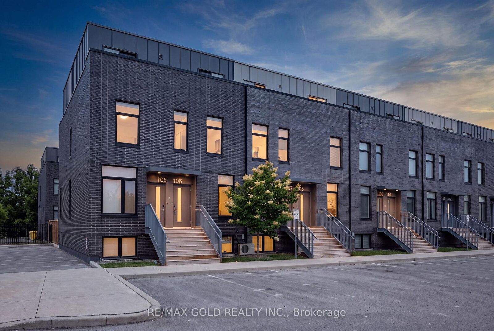 Property Photo: 1780 Simcoe Street N 106 ON L1G 0C3