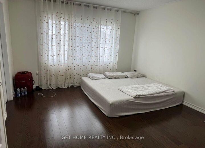 Property Photo:  1450 Farmstead Drive #Upper  ON L9E 0B3 