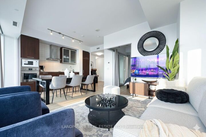 Property Photo:  14 York Street 6009  ON M5J 0B1 