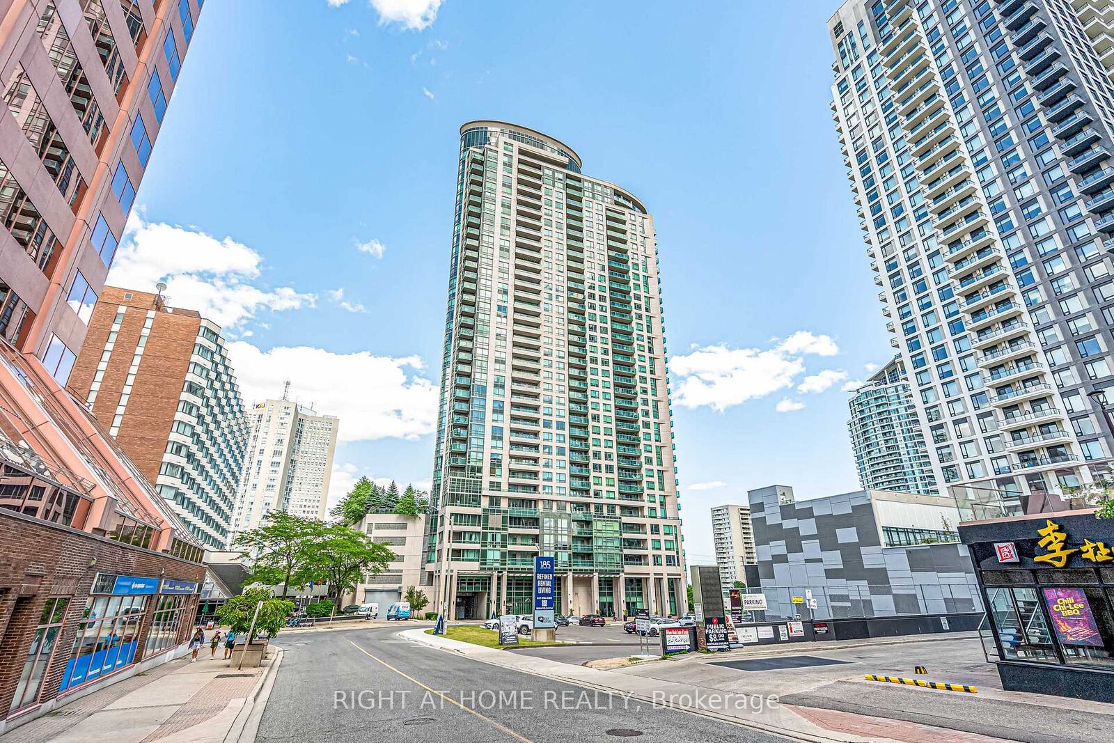 Property Photo: 208 Enfield Place #2902 ON L5B 0G8