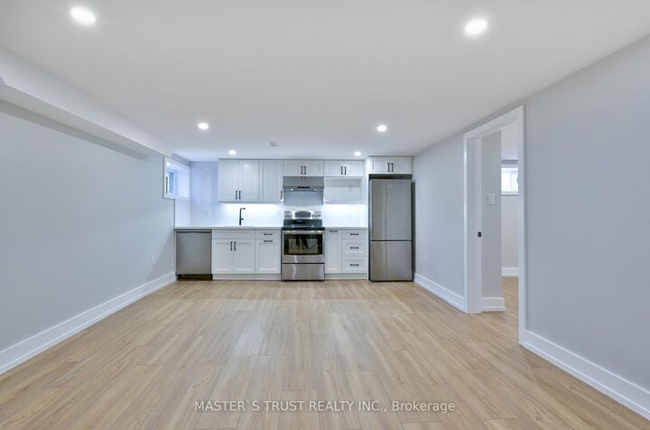 Property Photo:  28 Florence Drive Unit 2  ON L6K 1V6 