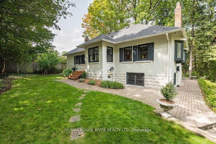 Property Photo: 11 Donwoods Drive ON M4N 2E9